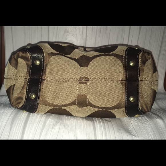 Signature Coach Carly Sac Shoulder Bag Tote 10619 - Picture 6 of 8